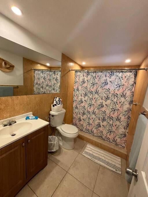 Quiet & Centrally Located House - Private Parking, Laundry And Storage For Luggage マイアミ エクステリア 写真