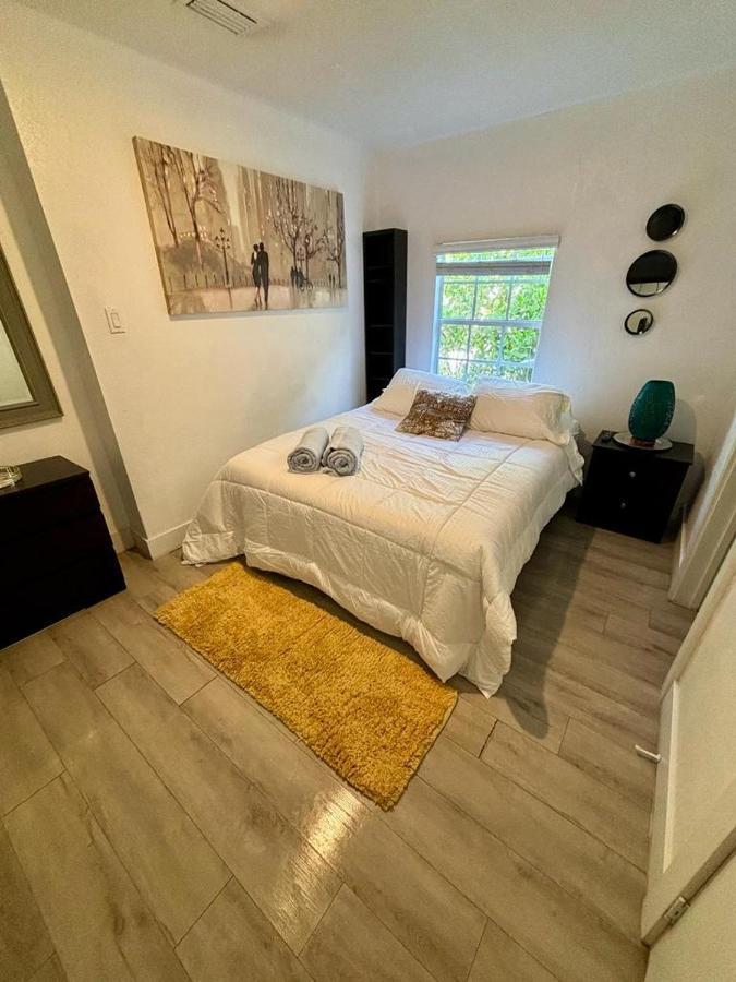 Quiet & Centrally Located House - Private Parking, Laundry And Storage For Luggage マイアミ エクステリア 写真