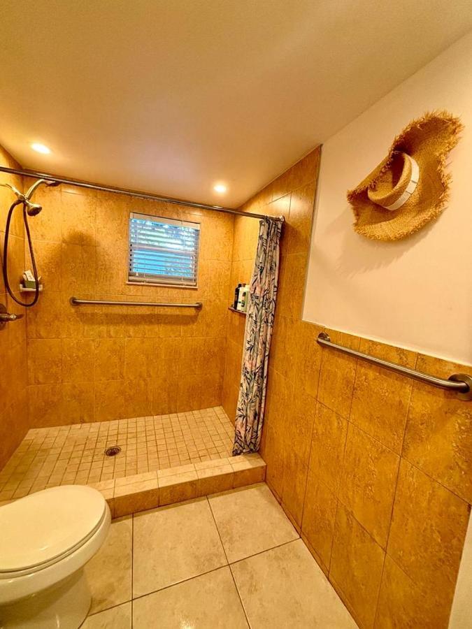 Quiet & Centrally Located House - Private Parking, Laundry And Storage For Luggage マイアミ エクステリア 写真