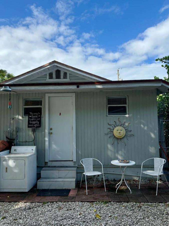 Quiet & Centrally Located House - Private Parking, Laundry And Storage For Luggage マイアミ エクステリア 写真