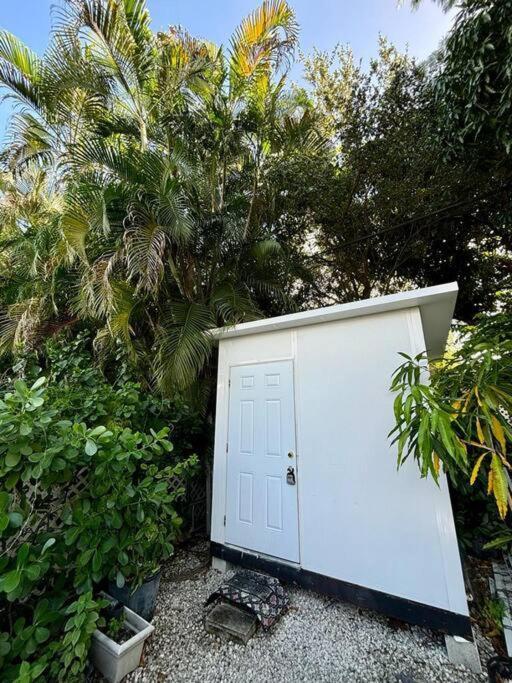 Quiet & Centrally Located House - Private Parking, Laundry And Storage For Luggage マイアミ エクステリア 写真
