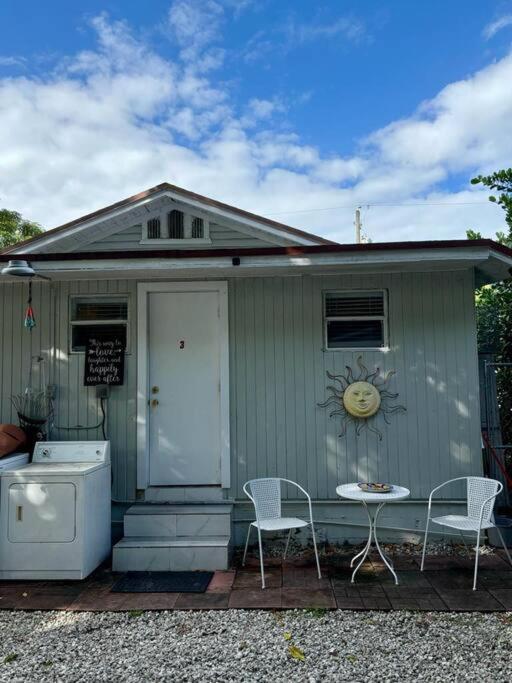Quiet & Centrally Located House - Private Parking, Laundry And Storage For Luggage マイアミ エクステリア 写真
